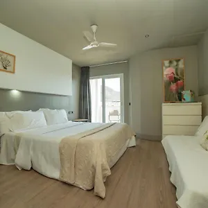 Mc 4*, San José Spanien